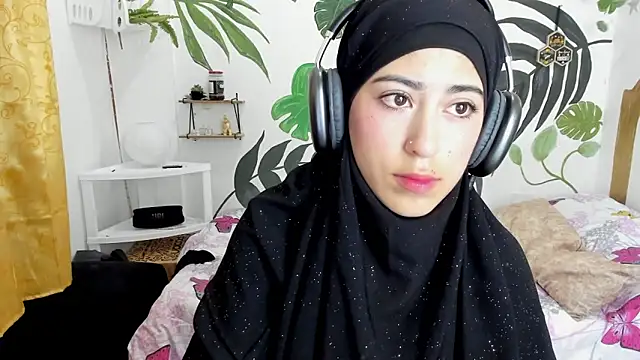 chaymae nah  online show from October 24, 11:12 pm