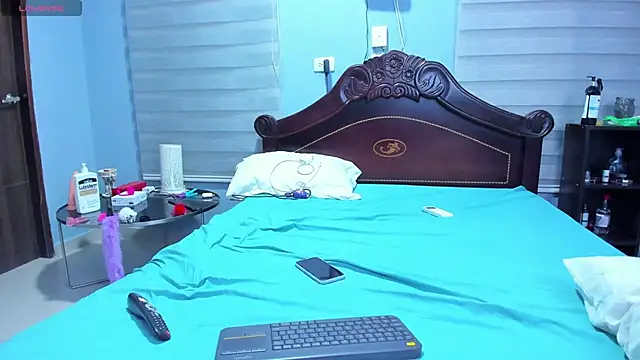 bella-black online show from March 4, 12:07 am