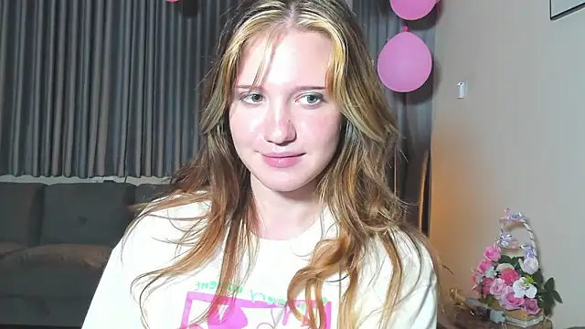 Snapshot of HanahCute chatting on March 6, 10:36 pm HanahCute online show from March 6, 10:36 pm