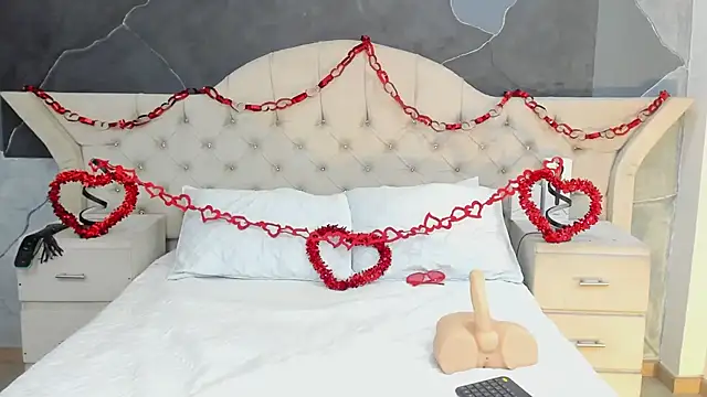 Snapshot of AmberGreyy_ chatting on February 14, 3:47 pm AmberGreyy online show from February 14, 3:47 pm