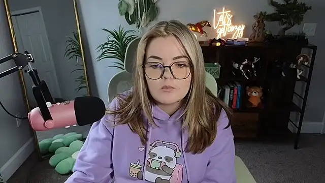 Snapshot of rodeobrii chatting on October 18, 4:19 pm rodeobrii online show from October 18, 4:19 pm