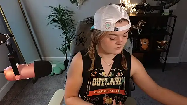 Snapshot of rodeobrii chatting on November 23, 6:41 pm rodeobrii online show from November 23, 6:41 pm