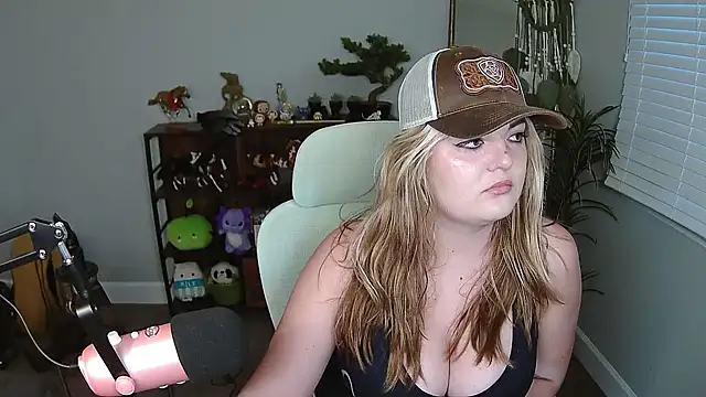 rodeobrii online show from March 8, 11:30 pm