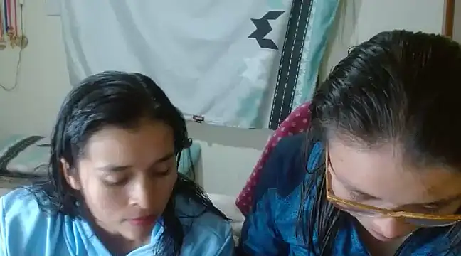 Snapshot of clayre_and_jill chatting on January 17, 3:01 am clayre and jill online show from January 17, 3:01 am