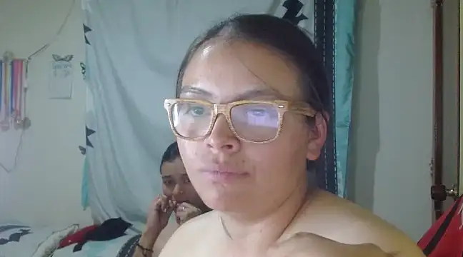 Snapshot of clayre_and_jill chatting on January 28, 6:49 am clayre and jill online show from January 28, 6:49 am