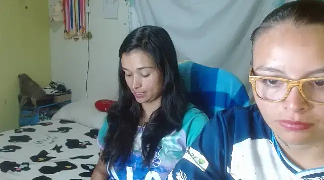 Snapshot of clayre_and_jill chatting on February 18, 3:31 am clayre and jill online show from February 18, 3:31 am