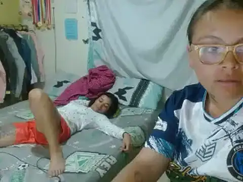 Snapshot of clayre_and_jill chatting on March 11, 3:26 am clayre and jill online show from March 11, 3:26 am