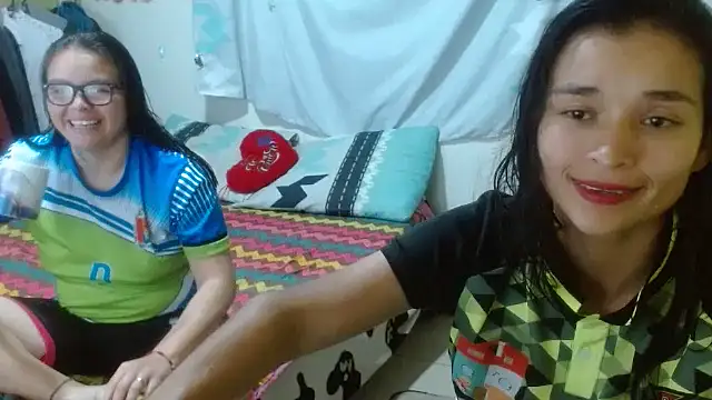 Snapshot of clayre_and_jill chatting on September 9, 3:39 am clayre and jill online show from September 9, 3:39 am