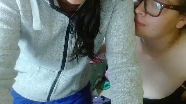 clayre and jill online show from October 6, 4:43 am