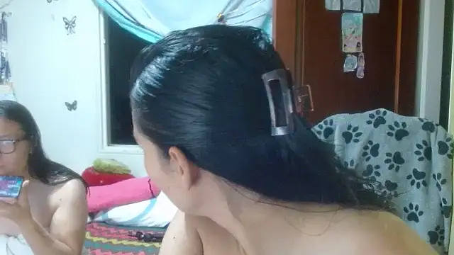 Snapshot of clayre_and_jill chatting on October 8, 11:02 pm clayre and jill online show from October 8, 11:02 pm