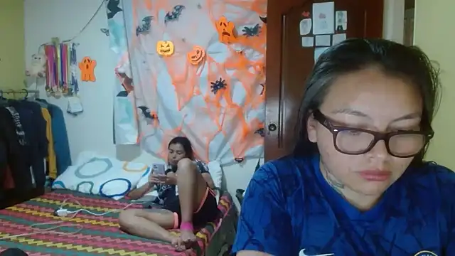 Snapshot of clayre_and_jill chatting on October 28, 7:16 pm clayre and jill online show from October 28, 7:16 pm