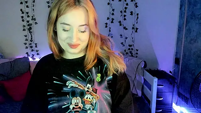 Emily Gin online show from February 20, 5:44 am