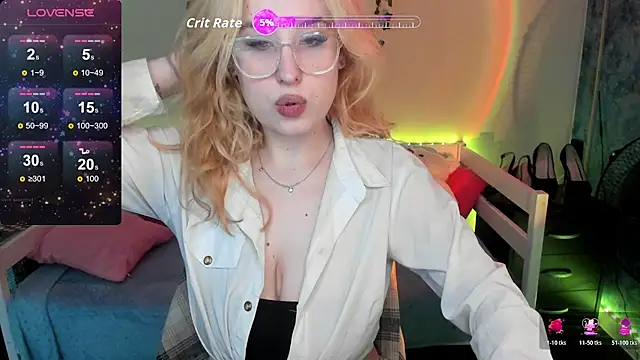 Snapshot of Emily_Gin chatting on November 29, 4:15 am Emily Gin online show from November 29, 4:15 am