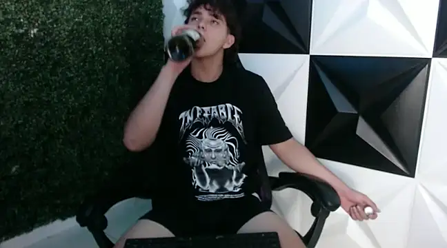 Dani cumboy online show from February 4, 4:15 am