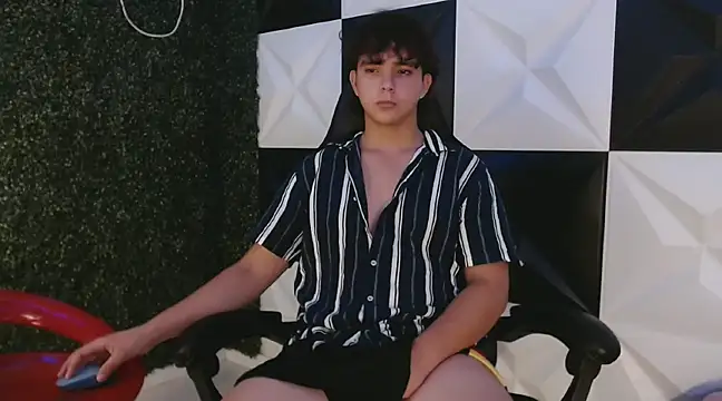 Dani cumboy online show from February 18, 5:09 am