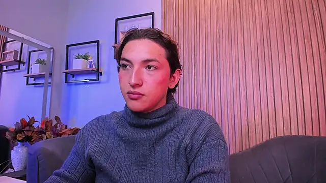 TomLondon  online show from February 7, 10:52 am