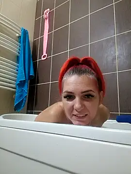 Snapshot of Evadesirex46 chatting on December 7, 6:48 pm Evadesirex46 online show from December 7, 6:48 pm