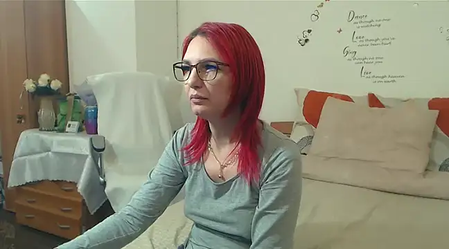 Snapshot of Evadesirex46 chatting on February 17, 5:10 pm Evadesirex46 online show from February 17, 5:10 pm