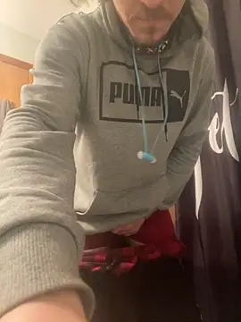 Snapshot of Lilsmokeshow017 chatting on February 4, 11:16 am Lilsmokeshow017 online show from February 4, 11:16 am