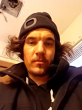 Snapshot of Lilsmokeshow017 chatting on February 8, 1:22 pm Lilsmokeshow017 online show from February 8, 1:22 pm