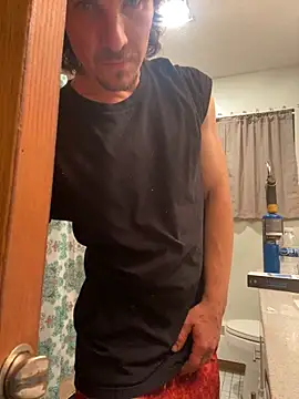 Snapshot of Lilsmokeshow017 chatting on September 14, 8:35 am Lilsmokeshow017 online show from September 14, 8:35 am