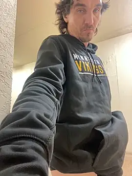 Snapshot of Lilsmokeshow017 chatting on September 22, 7:32 am Lilsmokeshow017 online show from September 22, 7:32 am