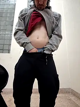 Snapshot of Lilsmokeshow017 chatting on November 1, 10:50 am Lilsmokeshow017 online show from November 1, 10:50 am