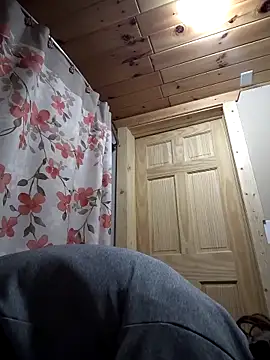 Snapshot of Lilsmokeshow017 chatting on November 28, 12:57 am Lilsmokeshow017 online show from November 28, 12:57 am