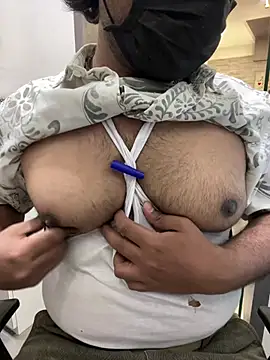 dick69lil online show from May 26, 7:04 am