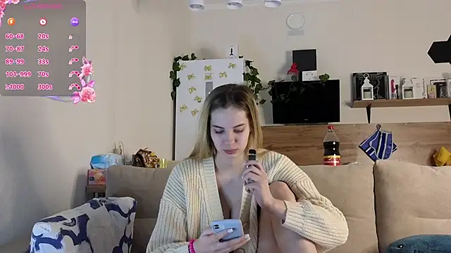 Snapshot of Girl_alone_home chatting on February 27, 3:47 am Girl alone home online show from February 27, 3:47 am