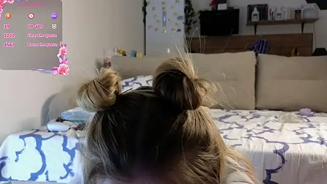 Snapshot of Girl_alone_home chatting on February 28, 5:15 pm Girl alone home online show from February 28, 5:15 pm