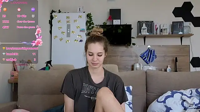 Snapshot of Girl_alone_home chatting on March 11, 6:53 am Girl alone home online show from March 11, 6:53 am