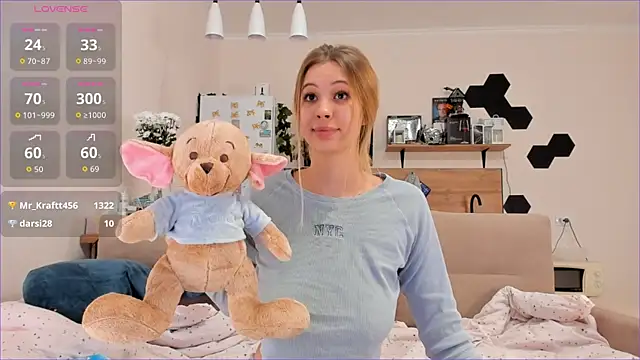 Snapshot of Girl_alone_home chatting on October 3, 3:53 pm Girl alone home online show from October 3, 3:53 pm