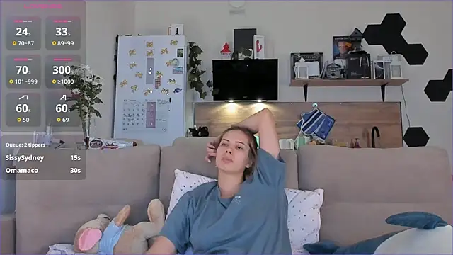 Snapshot of Girl_alone_home chatting on October 19, 4:24 am Girl alone home online show from October 19, 4:24 am