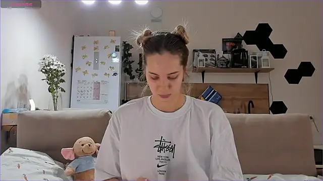 Snapshot of Girl_alone_home chatting on October 29, 3:14 pm Girl alone home online show from October 29, 3:14 pm