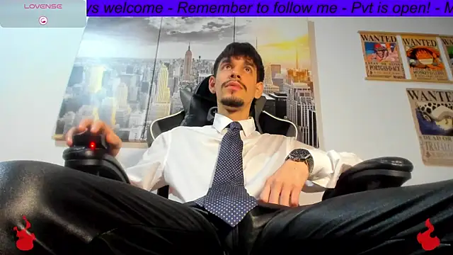 Snapshot of BRAYHAMBROWN chatting on June 16, 11:07 pm BRAYHAMBROWN online show from June 16, 11:07 pm