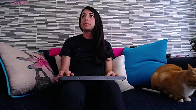 Snapshot of VioletaGomezCo chatting on May 22, 1:06 pm VioletaGomezCo online show from May 22, 1:06 pm
