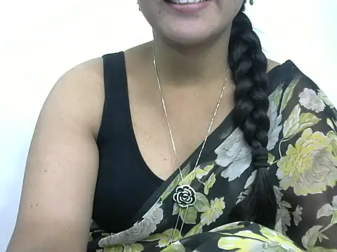 Snapshot of rashmika_reddy chatting on December 18, 4:57 pm rashmika reddy online show from December 18, 4:57 pm