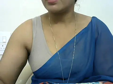 Snapshot of rashmika_reddy chatting on June 24, 4:33 am rashmika reddy online show from June 24, 4:33 am