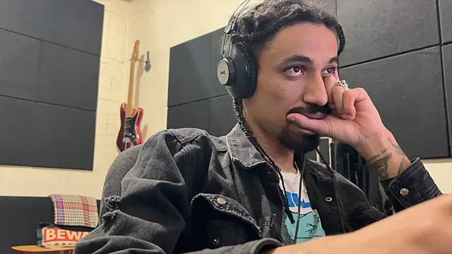 hotcamboy420 online show from November 13, 3:49 am