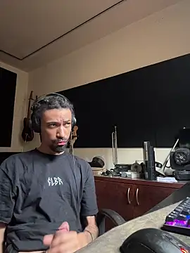 hotcamboy420 online show from December 2, 4:57 pm