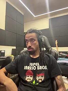 hotcamboy420 online show from January 18, 5:22 am