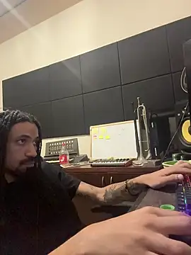 hotcamboy420 online show from February 19, 4:52 am