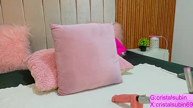 cristal subin69 online show from November 4, 12:15 pm