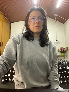 karlamorris  online show from April 10, 1:05 pm