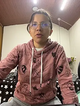 karlamorris  online show from April 14, 1:06 pm