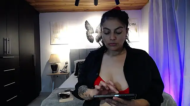 Lust Mom41 online show from February 8, 11:02 pm