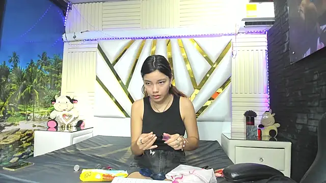 Ashley James online show from October 22, 9:47 pm