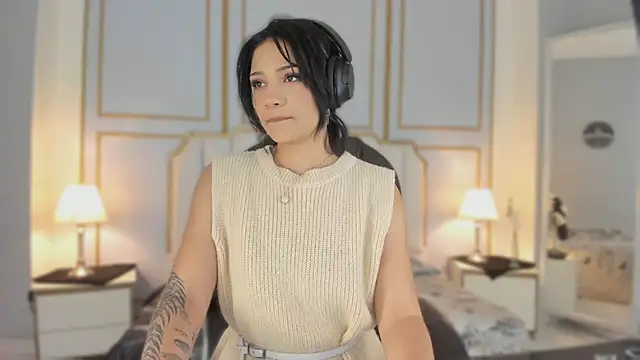 renee shelby  online show from January 10, 7:48 pm