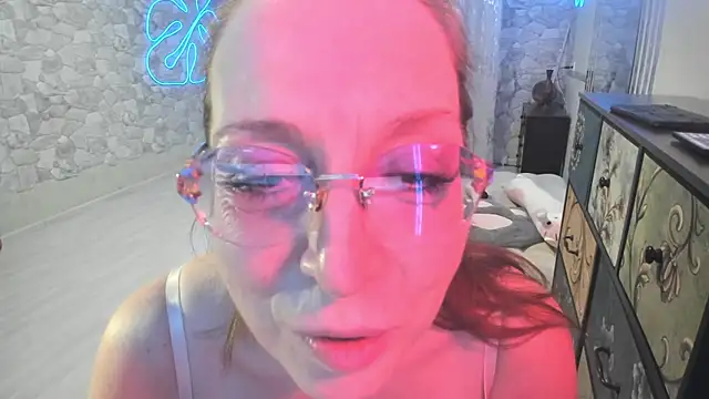 JessicaFamee online show from December 18, 12:06 am